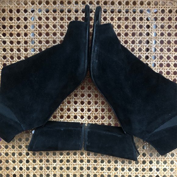 Steve Madden Black Suede 'Nonstp' Block Heels (Peep Toe and Cutout) - Picture 2 of 11